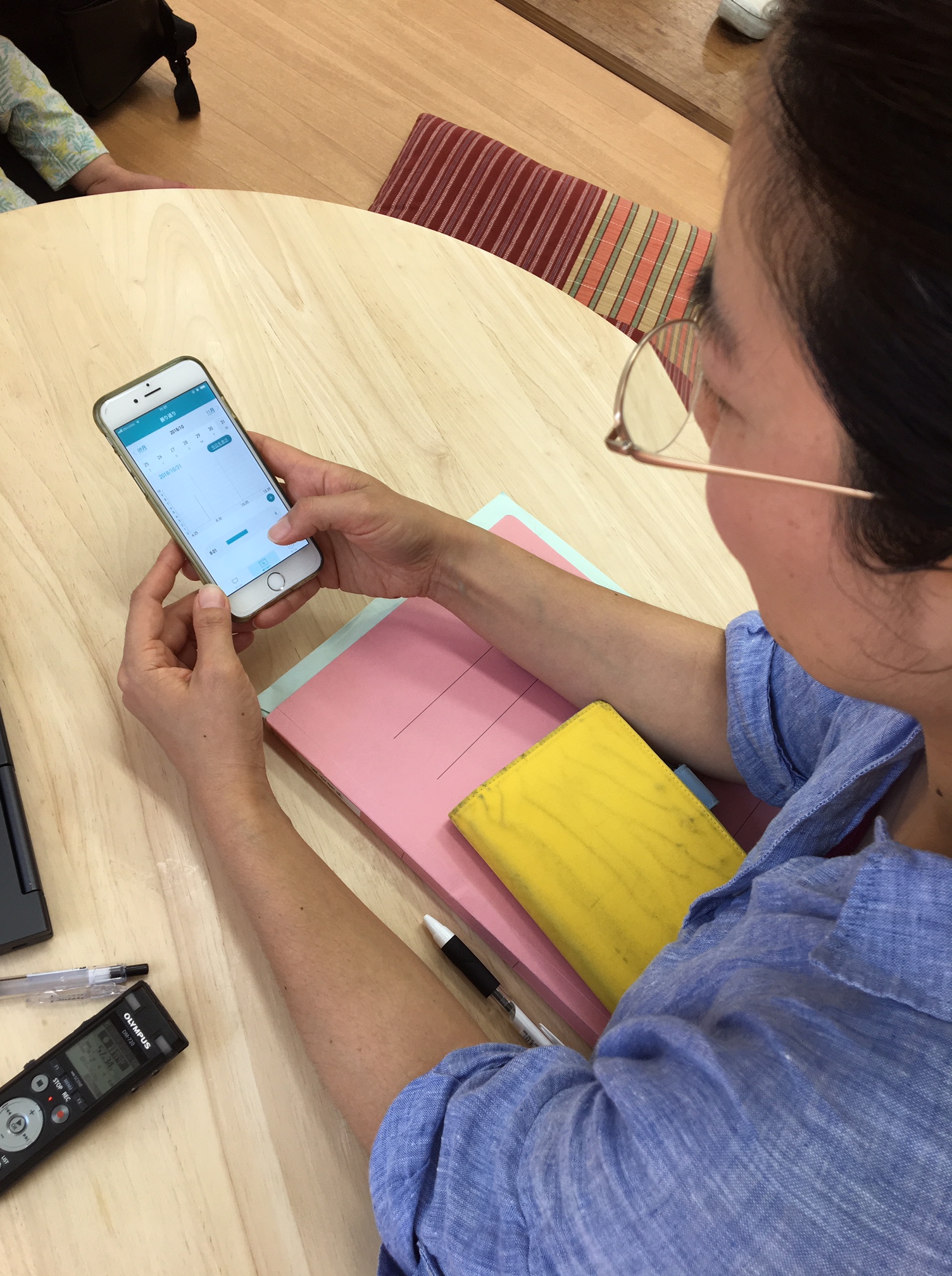 DFreeを見つめるNさん